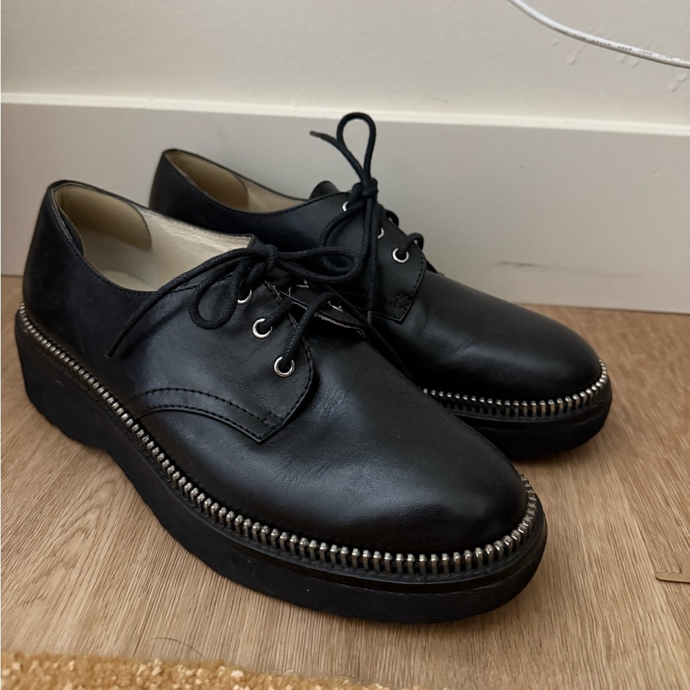 Michael Kors Black Leather Lace-Up Shoes with Silver Zipper Trim - Picture 3 of 6